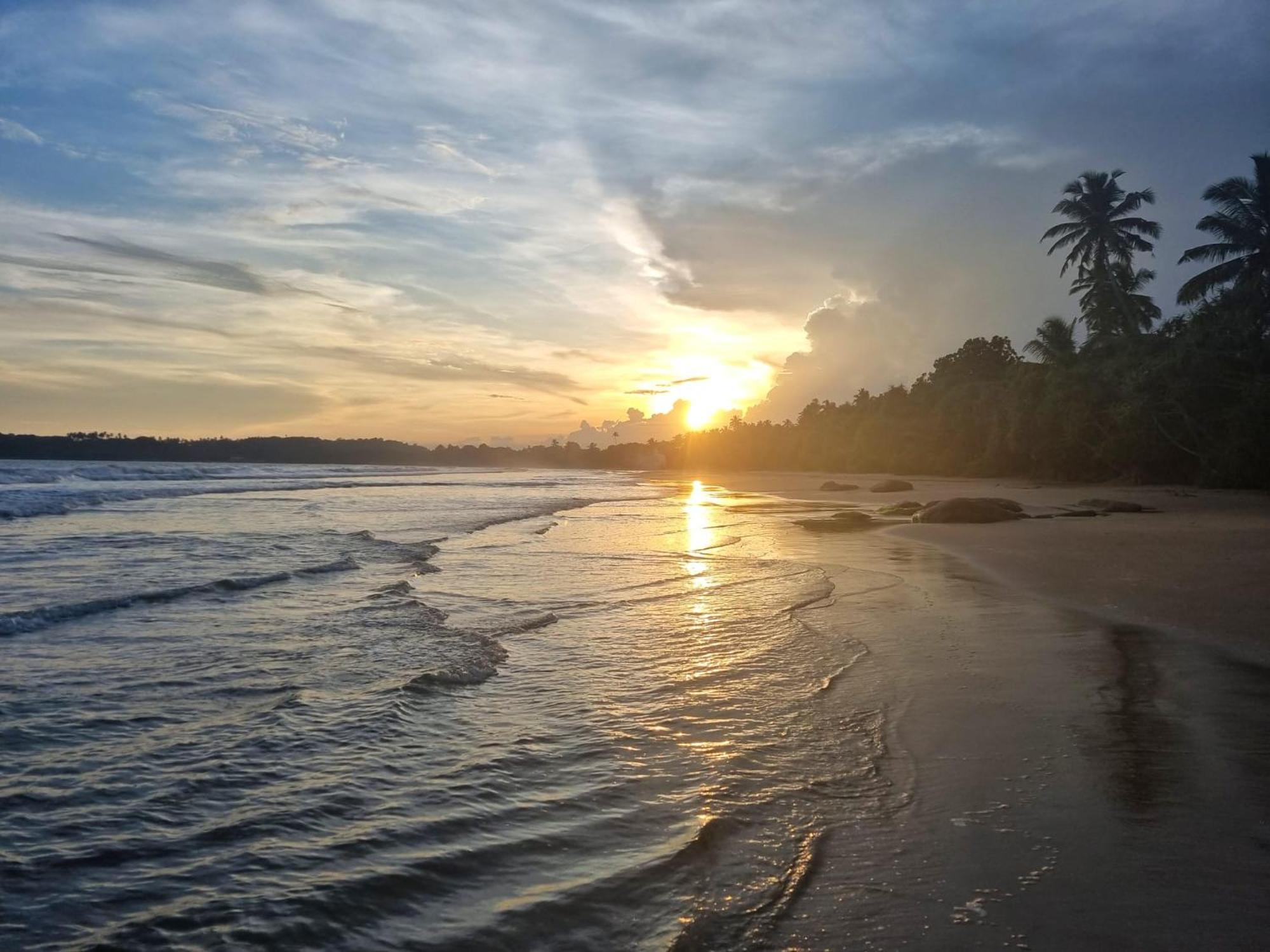 Relax Beach House แทนกาลเล ภายนอก รูปภาพ