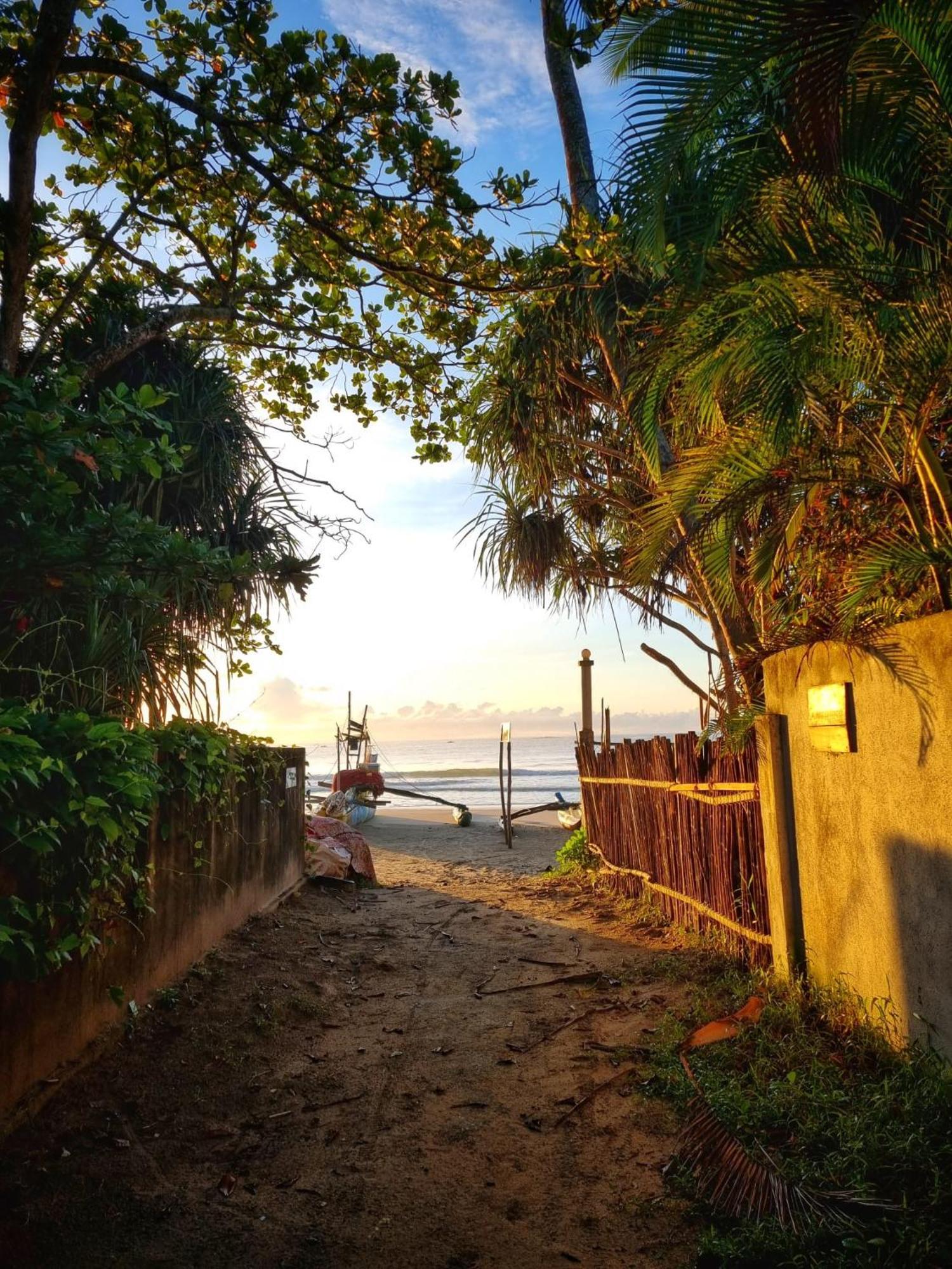 Relax Beach House แทนกาลเล ภายนอก รูปภาพ